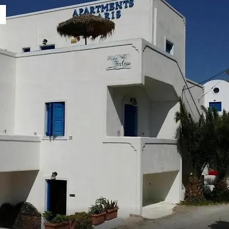 Studios Halaris Perissa (Santorini)