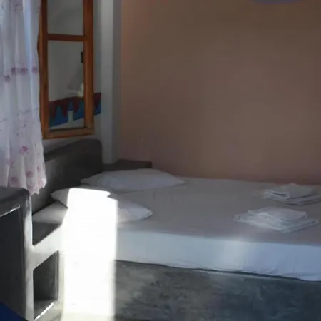 Studios Halaris * Perissa (Santorini)
